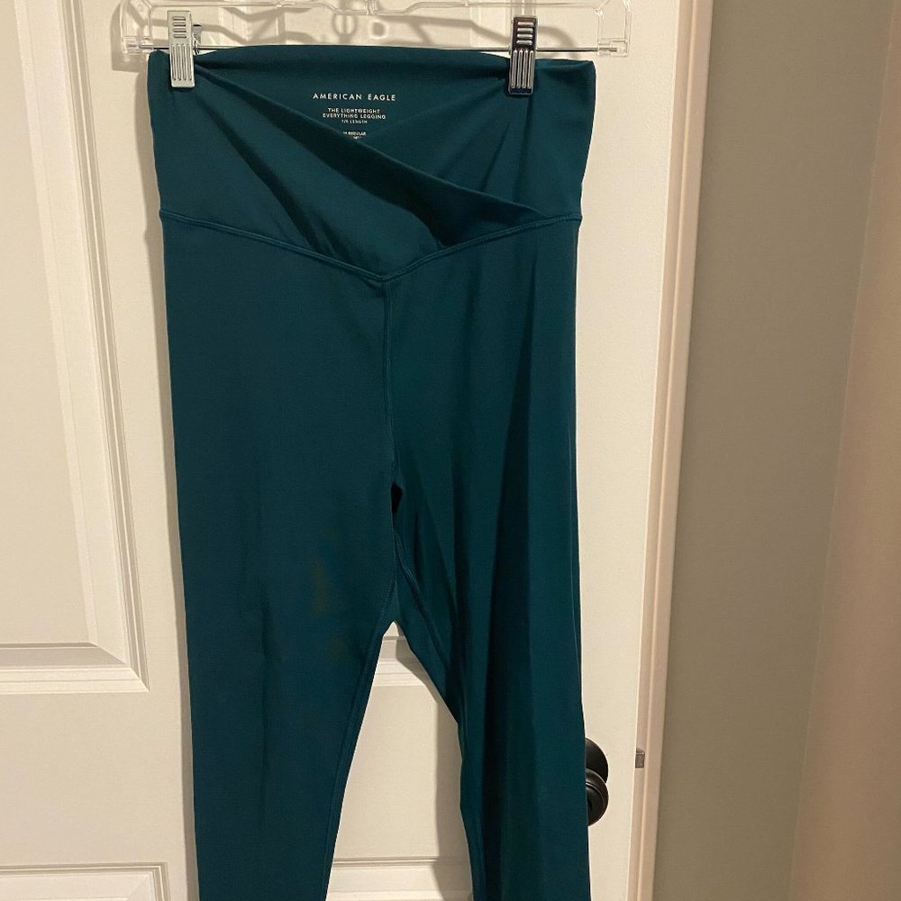 Dark Green American Eagle Lightweight Everything Legging - Medium‎